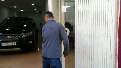 Producción e instalación de reja plegable de seguridad- persianas Guardiola Alicante