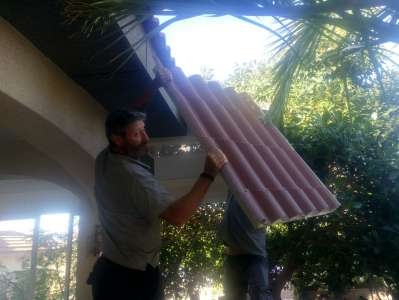 Carpinteria de aluminio con techo imitación teja- persianas Guardiola Alicante