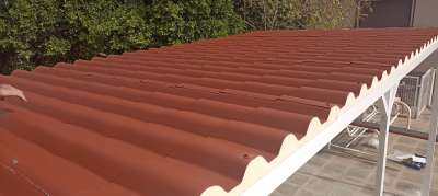 Toldos: Pérgola con techo imitación teja- persianas Guardiola Alicante